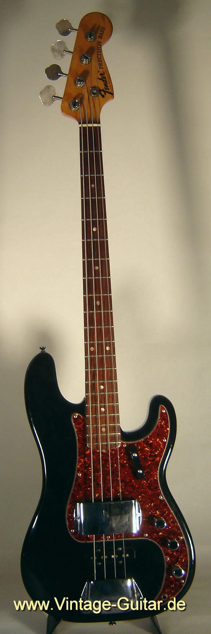 Fender Precision Bass 1969 black front.jpg